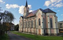 Druhá etapa prací na střeše farního kostela je u konce